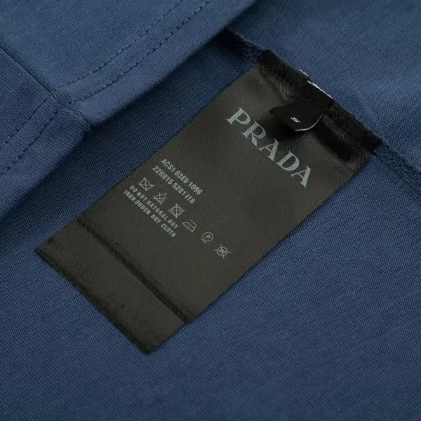 【PRADA 公式旗艦店】プラダ    Tシャツご好評に付き再入荷！ 250213