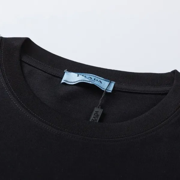 【PRADA 公式旗艦店】プラダ Tシャツご好評に付き再入荷! 250213 【PRADA 公式旗艦店】プラダ Tシャツご好評に付き再入荷! 250213