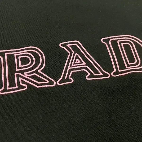 【PRADA 公式旗艦店】プラダ Tシャツご好評に付き再入荷! 250213 【PRADA 公式旗艦店】プラダ Tシャツご好評に付き再入荷! 250213