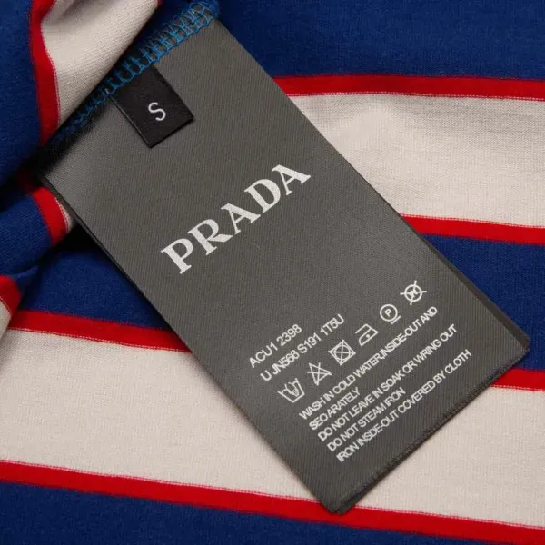 【PRADA 公式旗艦店】プラダ    Tシャツご好評に付き再入荷！ 250213