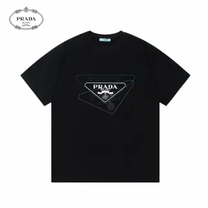 【PRADA 公式旗艦店】プラダ Tシャツご好評に付き再入荷! 250213 【PRADA 公式旗艦店】プラダ Tシャツご好評に付き再入荷! 250213