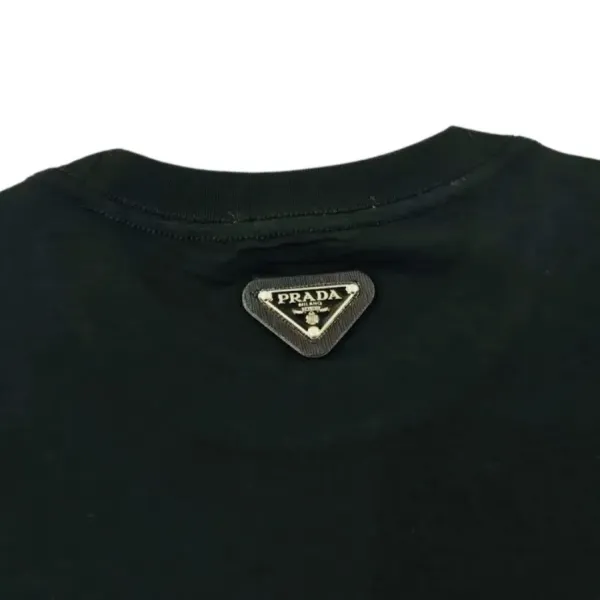 【PRADA 公式旗艦店】プラダ Tシャツご好評に付き再入荷! 250213 【PRADA 公式旗艦店】プラダ Tシャツご好評に付き再入荷! 250213
