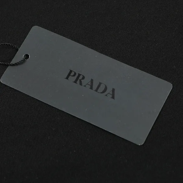 【PRADA 公式旗艦店】プラダ Tシャツ ご好評に付き再入荷!250213 【PRADA 公式旗艦店】プラダ Tシャツ ご好評に付き再入荷!250213