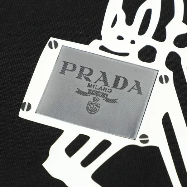 【PRADA 公式旗艦店】プラダ Tシャツ ご好評に付き再入荷!250213 【PRADA 公式旗艦店】プラダ Tシャツ ご好評に付き再入荷!250213