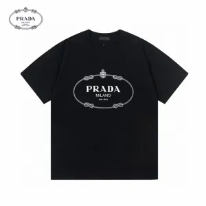 【PRADA 公式旗艦店】プラダ Tシャツ ご好評に付き再入荷!250213 【PRADA 公式旗艦店】プラダ Tシャツ ご好評に付き再入荷!250213