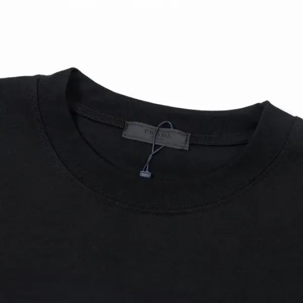 【PRADA 公式旗艦店】プラダ Tシャツ ご好評に付き再入荷!250213 【PRADA 公式旗艦店】プラダ Tシャツ ご好評に付き再入荷!250213