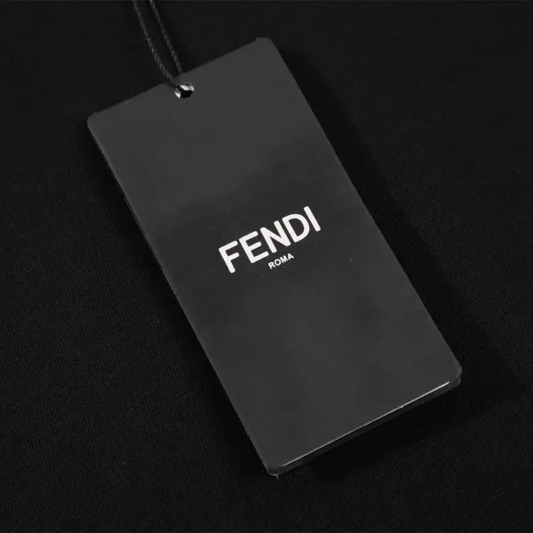 【FENDI公式旗艦店】フェンディ Tシャツ ご好評に付き再入荷! 250214 【FENDI公式旗艦店】フェンディ Tシャツ ご好評に付き再入荷! 250214