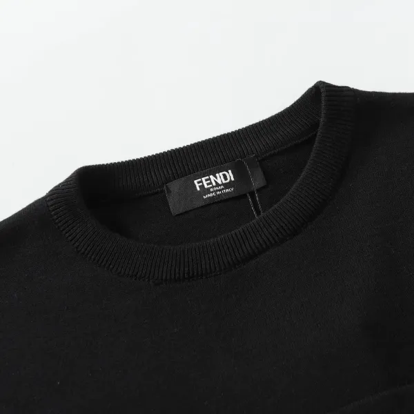 【FENDI公式旗艦店】フェンディ  Tシャツ ご好評に付き再入荷！ 250214