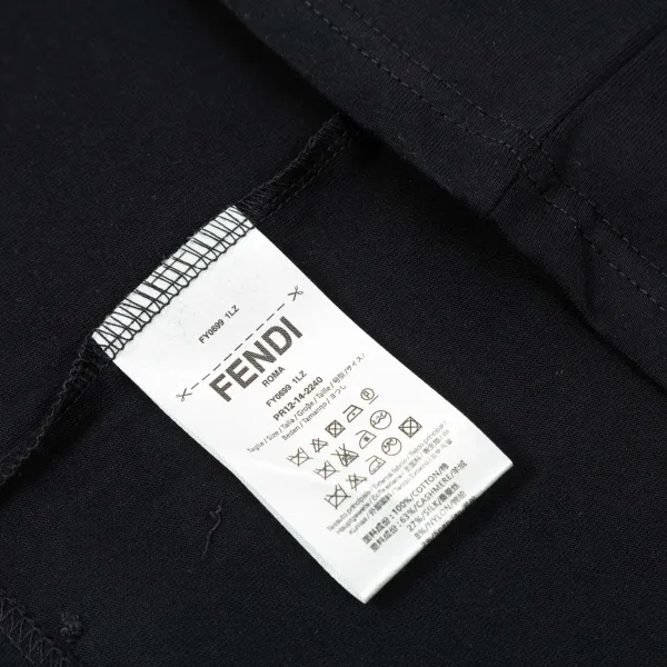 【FENDI公式旗艦店】フェンディ  Tシャツ ご好評に付き再入荷！ 250214