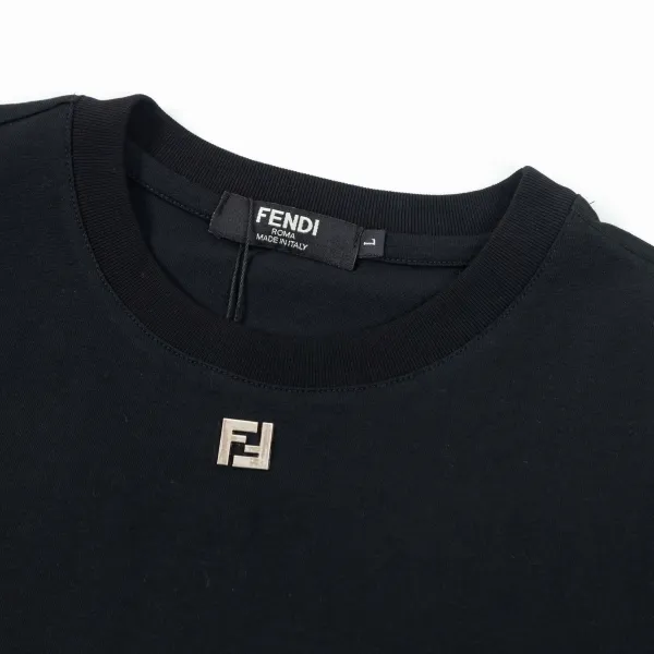 【FENDI公式旗艦店】フェンディ Tシャツ ご好評に付き再入荷! 250214 【FENDI公式旗艦店】フェンディ Tシャツ ご好評に付き再入荷! 250214