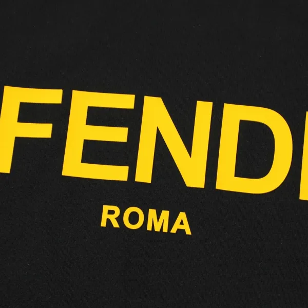 【FENDI公式旗艦店】フェンディ Tシャツ ご好評に付き再入荷! 250214 【FENDI公式旗艦店】フェンディ Tシャツ ご好評に付き再入荷! 250214