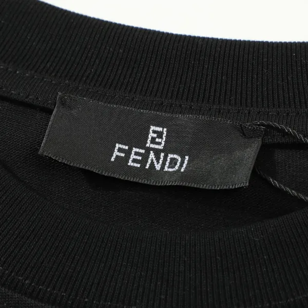【FENDI公式旗艦店】フェンディ Tシャツ ご好評に付き再入荷! 250214 【FENDI公式旗艦店】フェンディ Tシャツ ご好評に付き再入荷! 250214