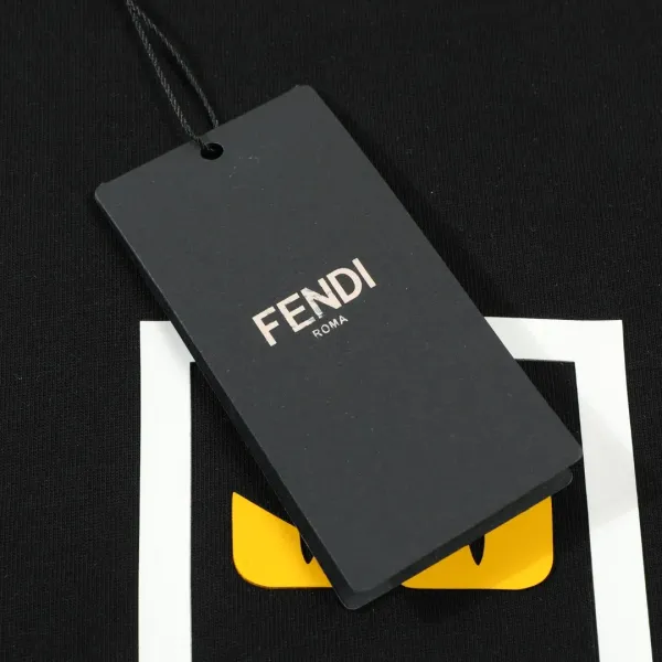 【FENDI公式旗艦店】フェンディ Tシャツ ご好評に付き再入荷! 250214 【FENDI公式旗艦店】フェンディ Tシャツ ご好評に付き再入荷! 250214