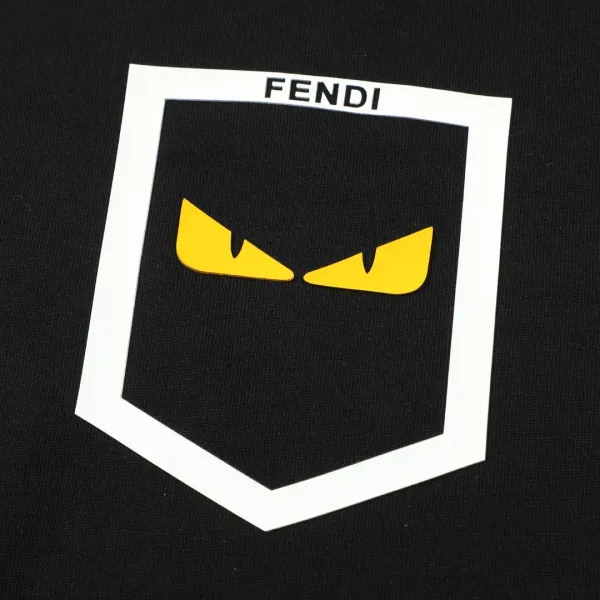 【FENDI公式旗艦店】フェンディ Tシャツ ご好評に付き再入荷! 250214 【FENDI公式旗艦店】フェンディ Tシャツ ご好評に付き再入荷! 250214