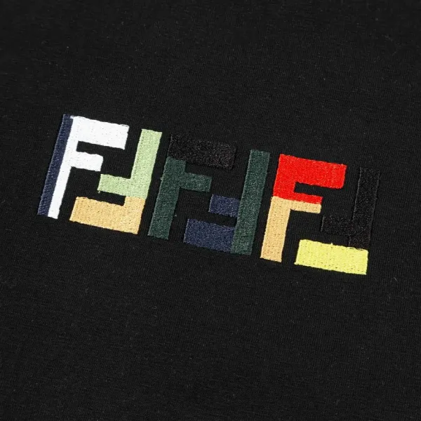 【FENDI公式旗艦店】フェンディ  Tシャツ ご好評に付き再入荷！ 250214