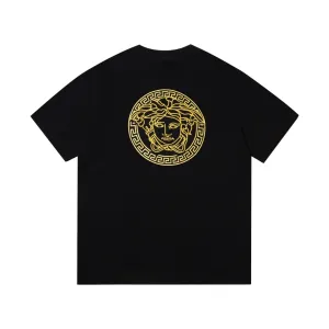【VERSACE  公式旗艦店】ヴェルサーチ  Tシャツ ご好評に付き再入荷！250218