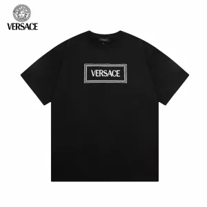 【VERSACE 公式旗艦店】ヴェルサーチ Tシャツ ご好評に付き再入荷!250218 【VERSACE 公式旗艦店】ヴェルサーチ Tシャツ ご好評に付き再入荷!250218