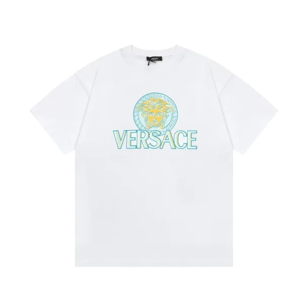【VERSACE 公式旗艦店】ヴェルサーチ Tシャツ ご好評に付き再入荷!250218 【VERSACE 公式旗艦店】ヴェルサーチ Tシャツ ご好評に付き再入荷!250218
