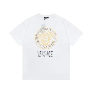 【VERSACE 公式旗艦店】ヴェルサーチ Tシャツ ご好評に付き再入荷!250218 【VERSACE 公式旗艦店】ヴェルサーチ Tシャツ ご好評に付き再入荷!250218