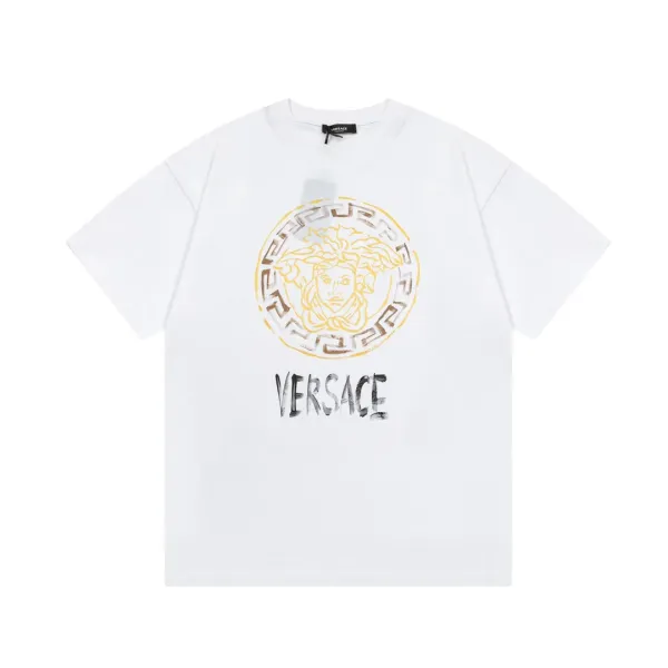 【VERSACE  公式旗艦店】ヴェルサーチ  Tシャツ ご好評に付き再入荷！250218