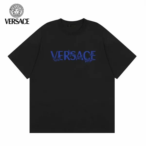 【VERSACE 公式旗艦店】ヴェルサーチ Tシャツご好評に付き再入荷 24628 【VERSACE 公式旗艦店】ヴェルサーチ Tシャツご好評に付き再入荷 24628