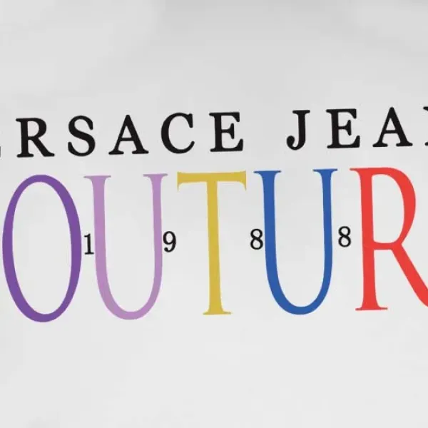【VERSACE  公式旗艦店】ヴェルサーチ Tシャツご好評に付き再入荷 24628