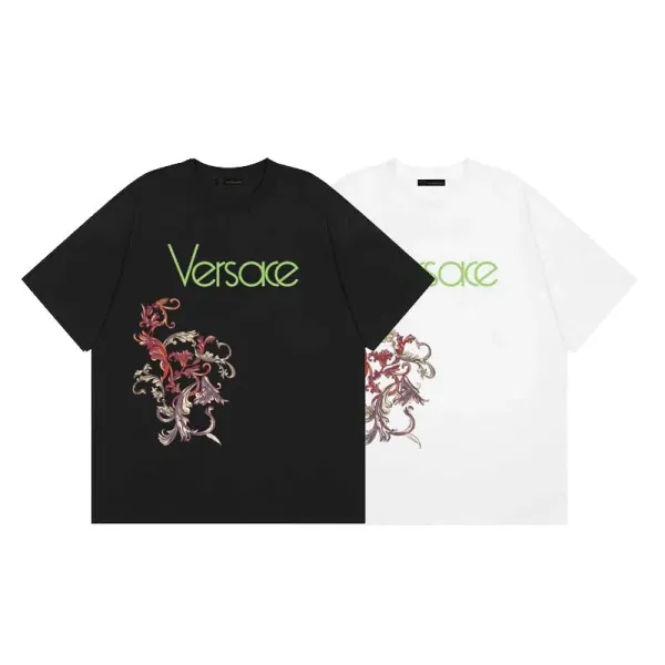 【VERSACE 公式旗艦店】ヴェルサーチ Tシャツご好評に付き再入荷 24628 【VERSACE 公式旗艦店】ヴェルサーチ Tシャツご好評に付き再入荷 24628