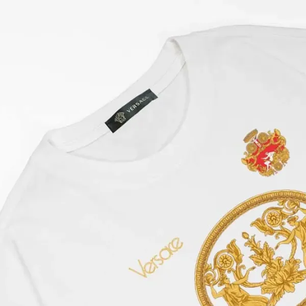 【VERSACE 公式旗艦店】ヴェルサーチ Tシャツご好評に付き再入荷 24628 【VERSACE 公式旗艦店】ヴェルサーチ Tシャツご好評に付き再入荷 24628