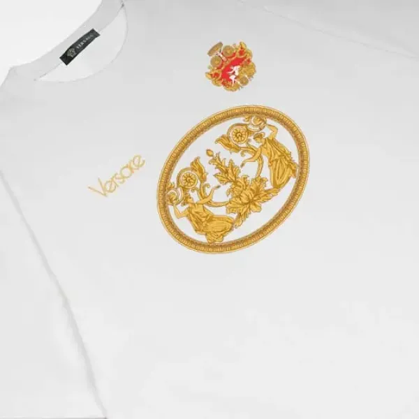 【VERSACE 公式旗艦店】ヴェルサーチ Tシャツご好評に付き再入荷 24628 【VERSACE 公式旗艦店】ヴェルサーチ Tシャツご好評に付き再入荷 24628