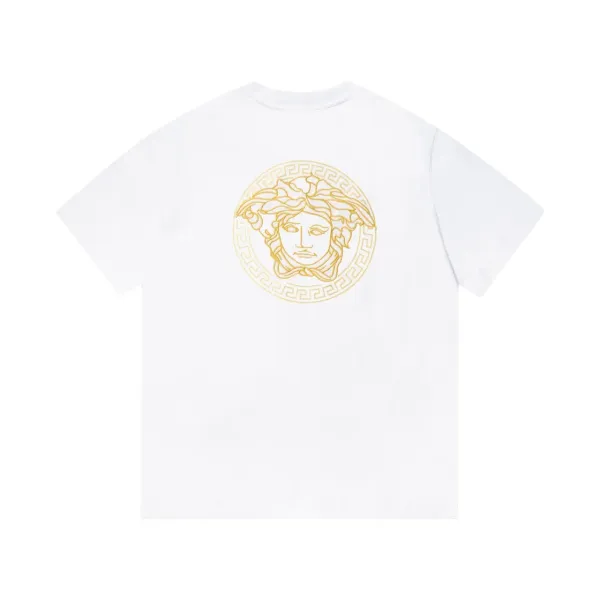【VERSACE  公式旗艦店】ヴェルサーチ  Tシャツ ご好評に付き再入荷！