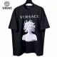 【VERSACE 公式旗艦店】ヴェルサーチ Tシャツ ご好評に付き再入荷! 【VERSACE 公式旗艦店】ヴェルサーチ Tシャツ ご好評に付き再入荷!