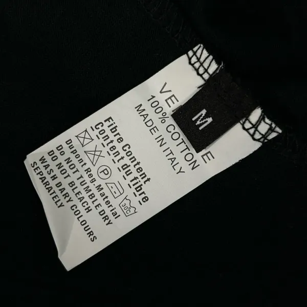 【VERSACE 公式旗艦店】ヴェルサーチ Tシャツ ご好評に付き再入荷! 【VERSACE 公式旗艦店】ヴェルサーチ Tシャツ ご好評に付き再入荷!
