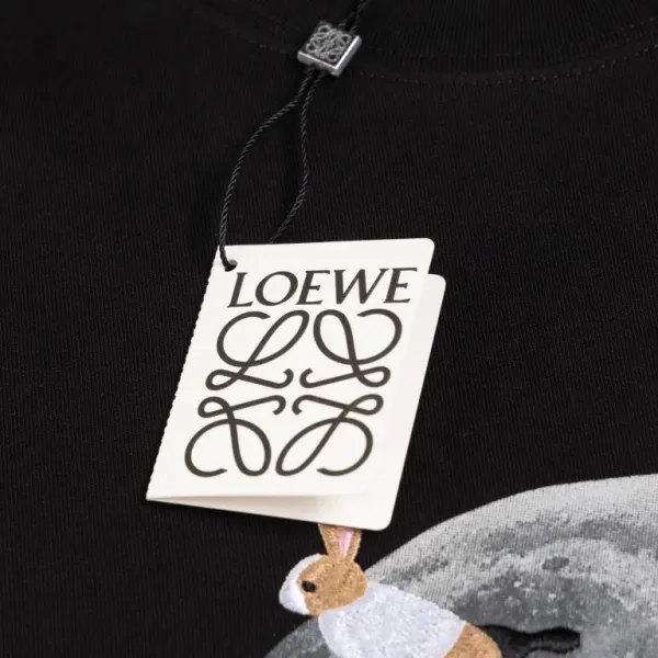 【LOEWE 公式旗艦店】ロエベ Tシャツ ご好評に付き再入荷!250213 【LOEWE 公式旗艦店】ロエベ Tシャツ ご好評に付き再入荷!250213