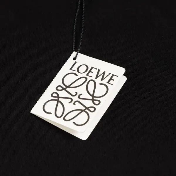 【LOEWE 公式旗艦店】ロエベ Tシャツ ご好評に付き再入荷!250213 【LOEWE 公式旗艦店】ロエベ Tシャツ ご好評に付き再入荷!250213