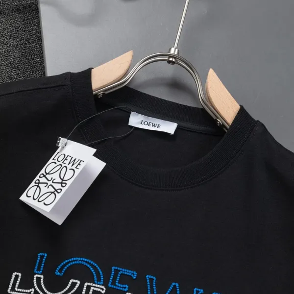 【LOEWE 公式旗艦店】ロエベ Tシャツ ご好評に付き再入荷!250213 【LOEWE 公式旗艦店】ロエベ Tシャツ ご好評に付き再入荷!250213