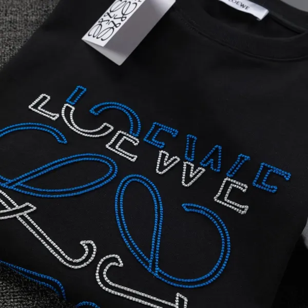 【LOEWE 公式旗艦店】ロエベ Tシャツ ご好評に付き再入荷!250213 【LOEWE 公式旗艦店】ロエベ Tシャツ ご好評に付き再入荷!250213