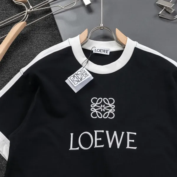 【LOEWE 公式旗艦店】ロエベ Tシャツ ご好評に付き再入荷!250213 【LOEWE 公式旗艦店】ロエベ Tシャツ ご好評に付き再入荷!250213