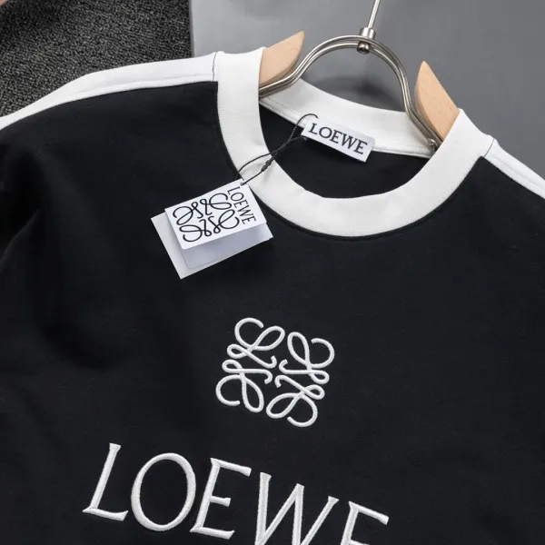 【LOEWE 公式旗艦店】ロエベ Tシャツ ご好評に付き再入荷!250213 【LOEWE 公式旗艦店】ロエベ Tシャツ ご好評に付き再入荷!250213