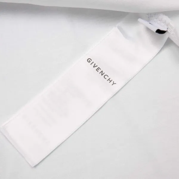 【GIVENCHY 公式旗艦店】 ジバンシー Tシャツ ご好評に付き再入荷! 250215 【GIVENCHY 公式旗艦店】 ジバンシー Tシャツ ご好評に付き再入荷! 250215