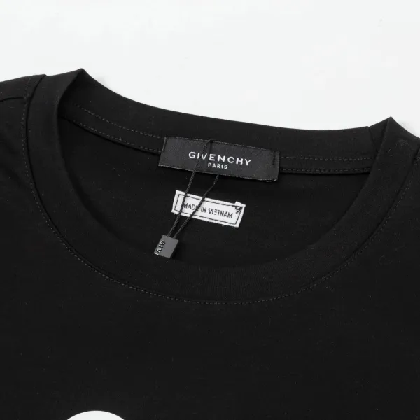 【GIVENCHY 公式旗艦店】 ジバンシー Tシャツ ご好評に付き再入荷! 250215 【GIVENCHY 公式旗艦店】 ジバンシー Tシャツ ご好評に付き再入荷! 250215