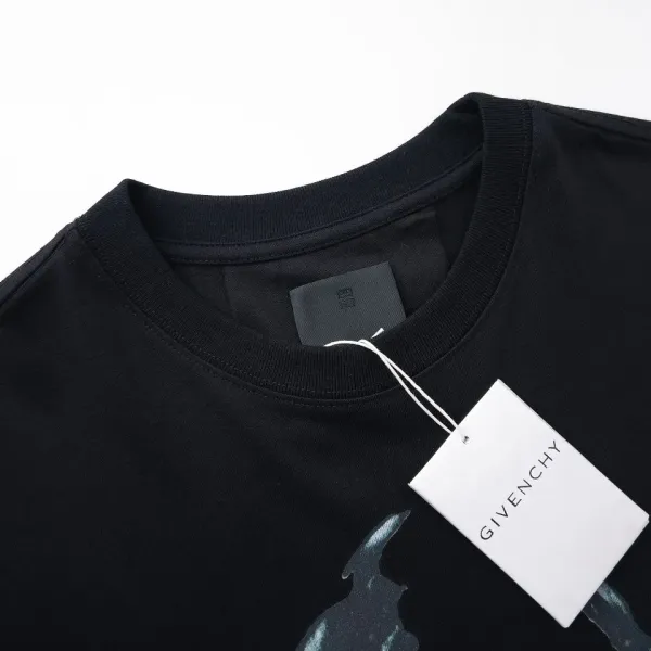 【GIVENCHY 公式旗艦店】 ジバンシー Tシャツ ご好評に付き再入荷! 250215 【GIVENCHY 公式旗艦店】 ジバンシー Tシャツ ご好評に付き再入荷! 250215