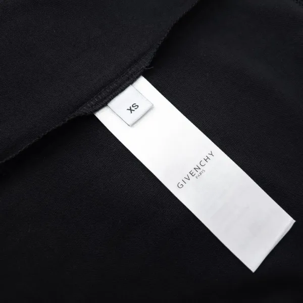 【GIVENCHY 公式旗艦店】 ジバンシー Tシャツ ご好評に付き再入荷! 250215 【GIVENCHY 公式旗艦店】 ジバンシー Tシャツ ご好評に付き再入荷! 250215