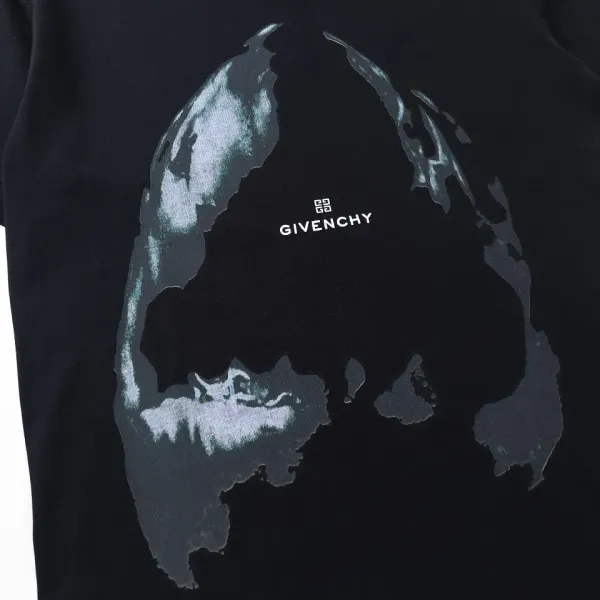 【GIVENCHY 公式旗艦店】 ジバンシー Tシャツ ご好評に付き再入荷! 250215 【GIVENCHY 公式旗艦店】 ジバンシー Tシャツ ご好評に付き再入荷! 250215
