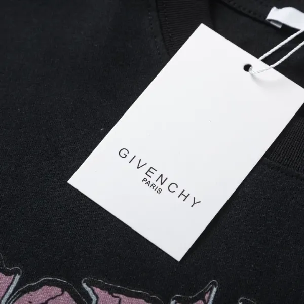 【GIVENCHY 公式旗艦店】 ジバンシー Tシャツ ご好評に付き再入荷! 250215 【GIVENCHY 公式旗艦店】 ジバンシー Tシャツ ご好評に付き再入荷! 250215