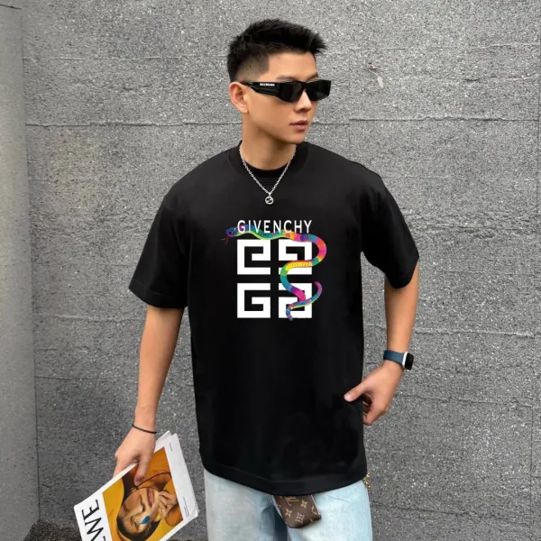 【GIVENCHY 公式旗艦店】 ジバンシー Tシャツ ご好評に付き再入荷! 250215 【GIVENCHY 公式旗艦店】 ジバンシー Tシャツ ご好評に付き再入荷! 250215