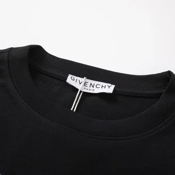 【GIVENCHY 公式旗艦店】 ジバンシー Tシャツ ご好評に付き再入荷! 250215 【GIVENCHY 公式旗艦店】 ジバンシー Tシャツ ご好評に付き再入荷! 250215