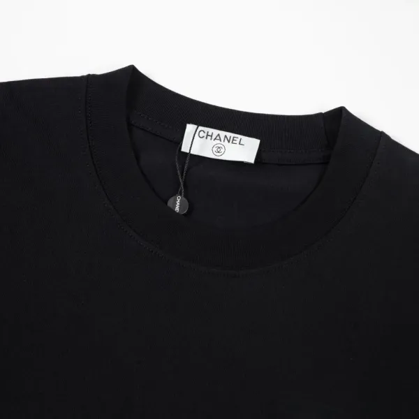 【CHANEL 公式旗艦店】シャネル Tシャツ ご好評に付き再入荷 240719 【CHANEL 公式旗艦店】シャネル Tシャツ ご好評に付き再入荷 240719