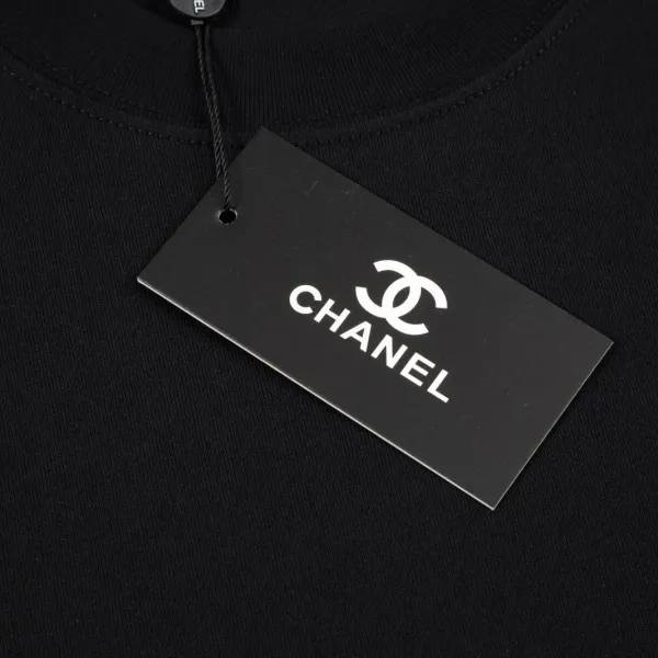 【CHANEL 公式旗艦店】シャネル Tシャツ ご好評に付き再入荷 240719 【CHANEL 公式旗艦店】シャネル Tシャツ ご好評に付き再入荷 240719