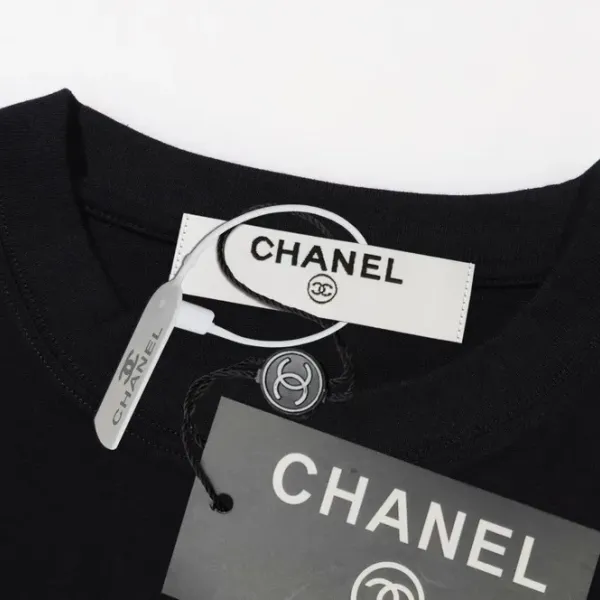 【CHANEL 公式旗艦店】シャネル Tシャツ ご好評に付き再入荷 240719 【CHANEL 公式旗艦店】シャネル Tシャツ ご好評に付き再入荷 240719