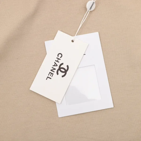 【CHANEL 公式旗艦店】シャネル Tシャツ ご好評に付き再入荷 24626 【CHANEL 公式旗艦店】シャネル Tシャツ ご好評に付き再入荷 24626